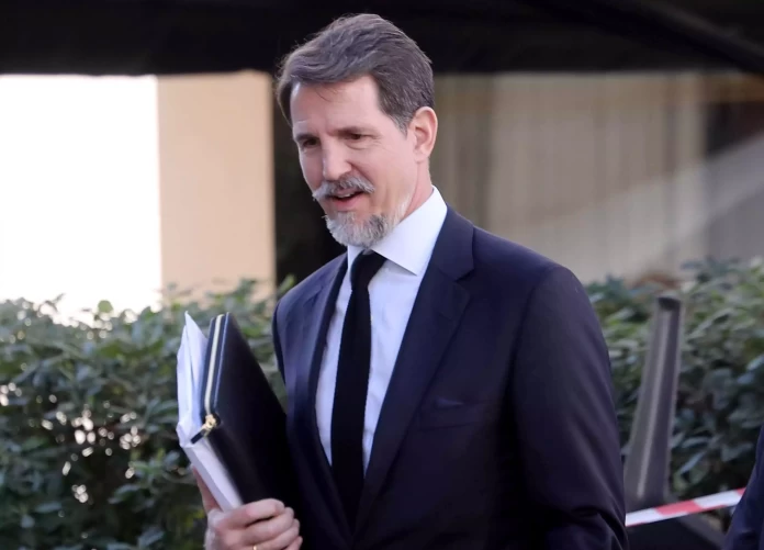 Παύλος: «Δεν θα γίνω κομματάρχης»