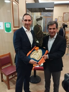 f5700341-72ad-49ce-a5c1-1bb599ee680c