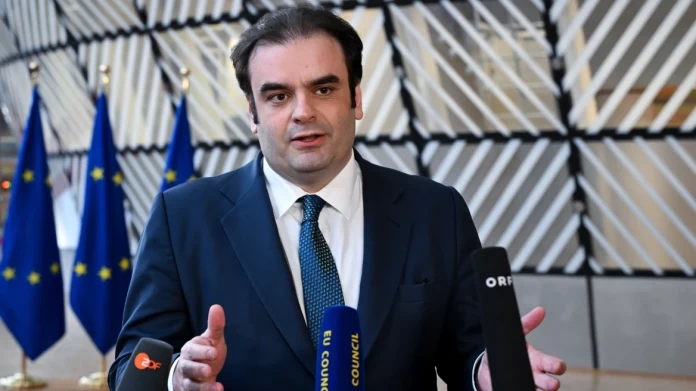 ΠΙΕΡΡΑΚΑΚΗΣ: ΤΑ FAKE NEWS «ΚΟΣΤΙΖΟΥΝ