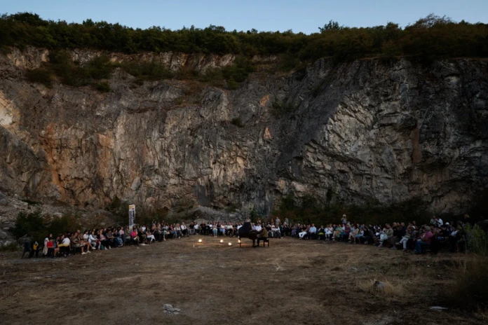 Οι Πρέσπες γίνονται «σκηνή»