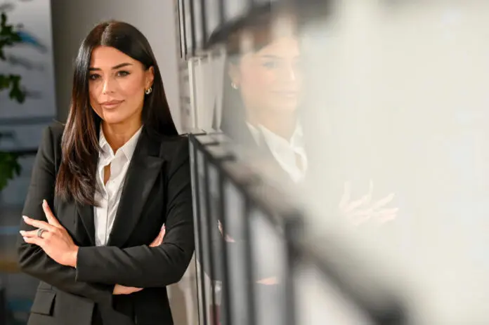 Η Πρόεδρος της ΦΩΝΗΣ ΛΟΓΙΚΗΣ