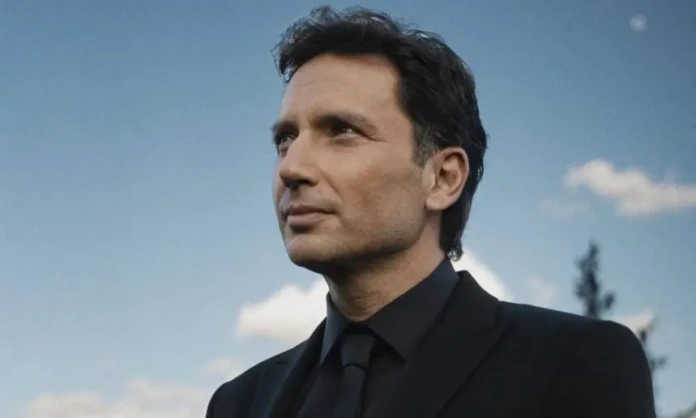 Ο Δημήτρης Κανέλλος «συστήνεται» ξανά